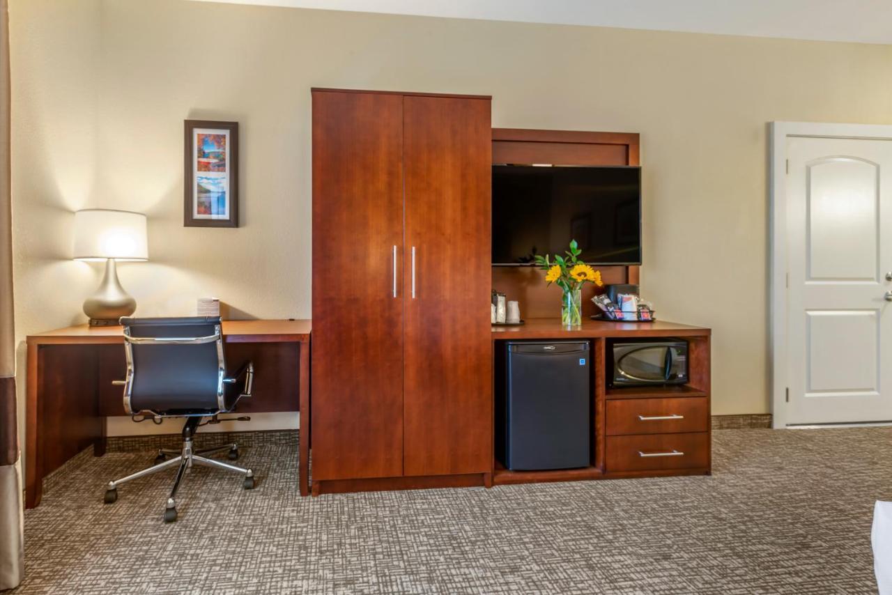 Comfort Inn Brewster Buitenkant foto